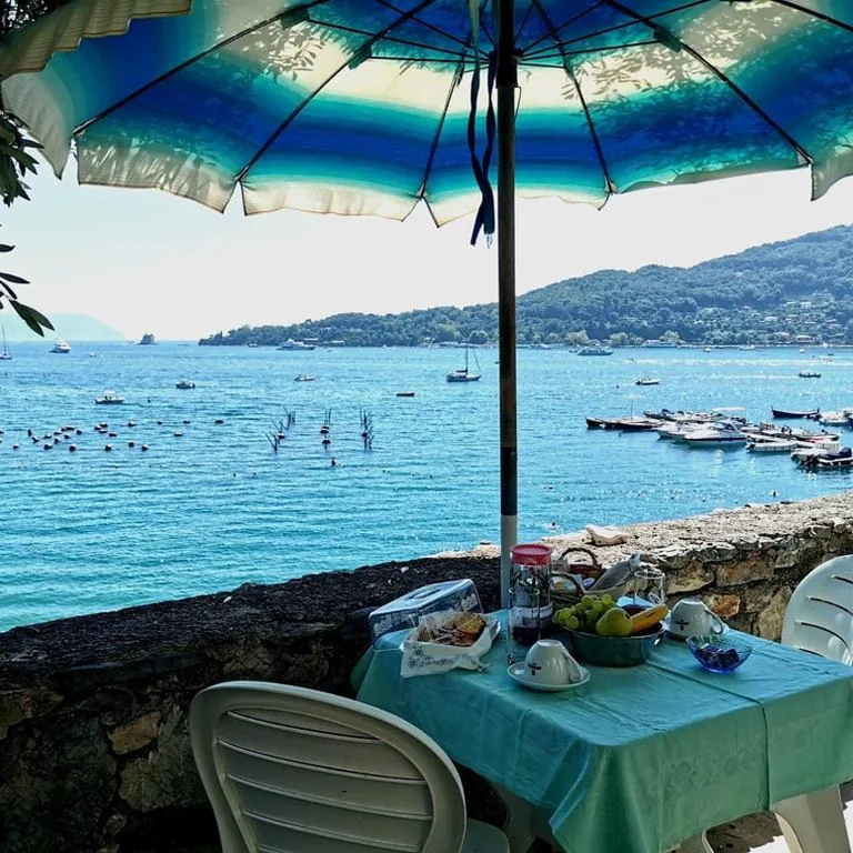 Camera Matrimoniale con Vista Mare — Affittacamere La Palafitta