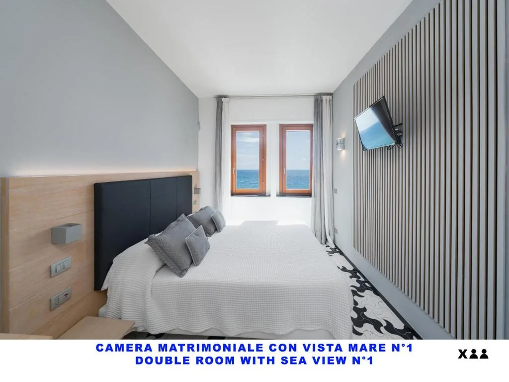 Camera Matrimoniale con Vista Mare — Affittacamere Lo Scoglio
