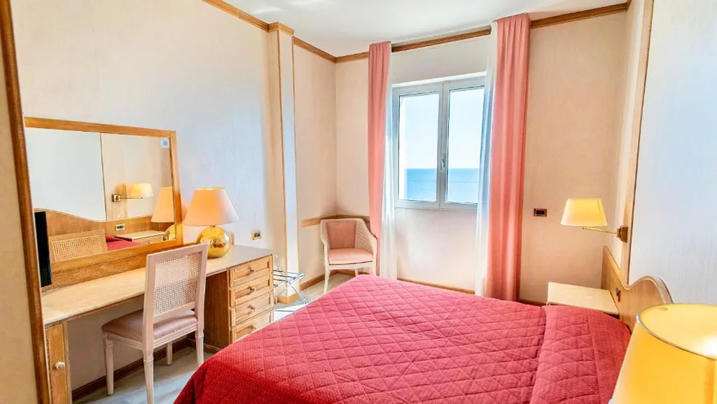 Double Room with Sea View — Bobby Executive