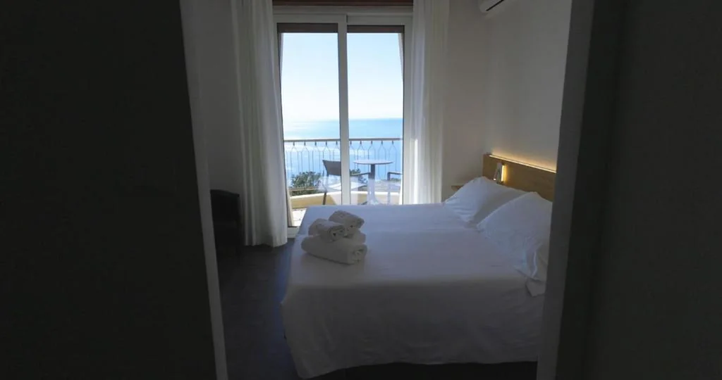 Camera Matrimoniale con Vista Mare — Hotel Due Gemelli