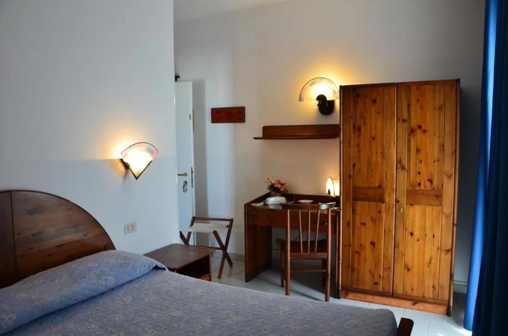 Camera Matrimoniale con Vista Mare — Hotel La Gioiosa
