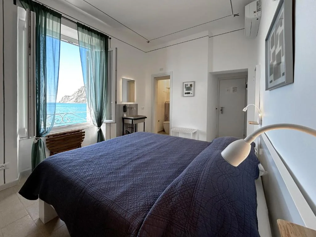 Camera Matrimoniale con Vista Mare — Hotel Meublè Agavi