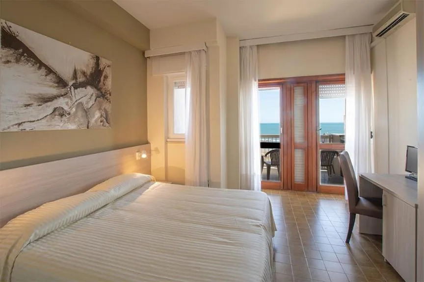 Camera Matrimoniale con Vista Mare — Hotel Scacciapensieri