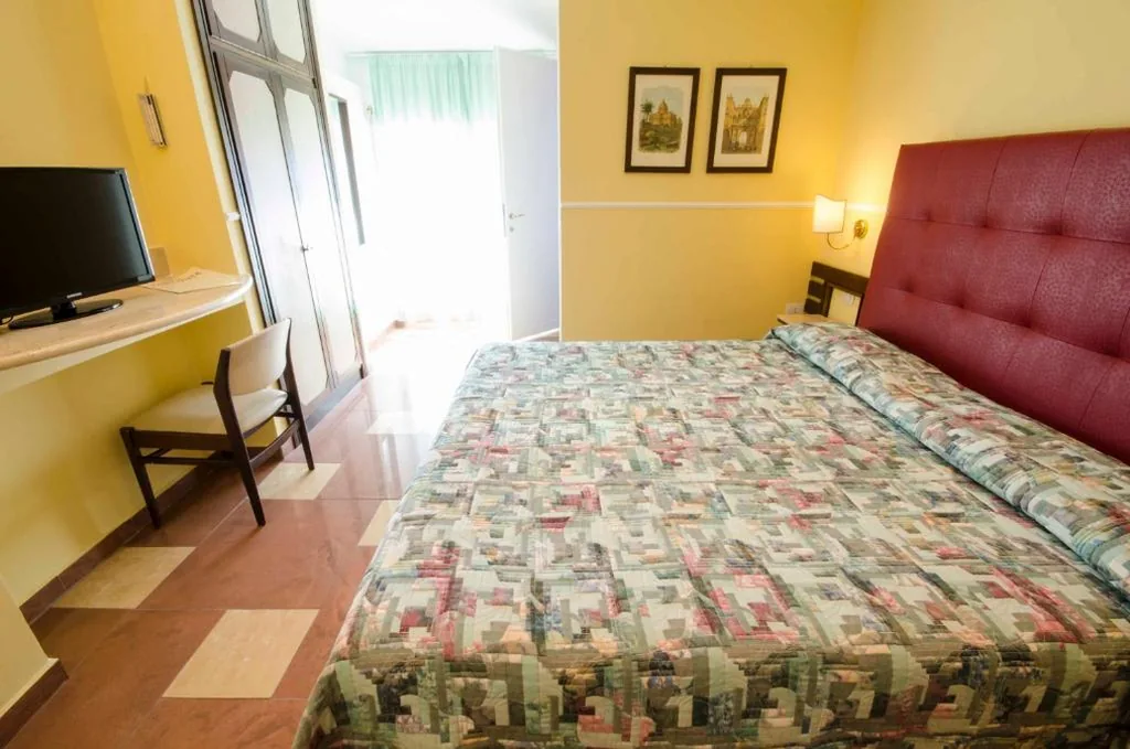 Camera Matrimoniale con Vista Mare — Hotel Tarconte