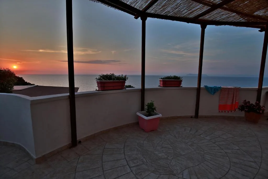 Double Room with Sea View — Il Cigno Affittacamere Bed & Breakfast