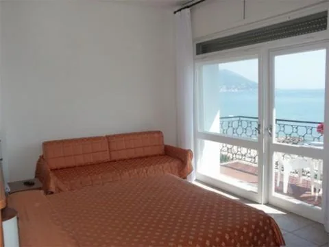 Camera Matrimoniale con Vista Mare Laterale — Hotel Aquilia