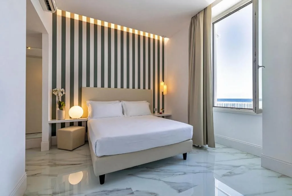 Camera Matrimoniale con Vista Mare — Miramare Luxury Dependance