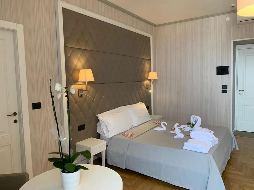 Camera Matrimoniale con Vista Mare — Spa & Wellness by Des Anglais ” Accesso SPA compreso”
