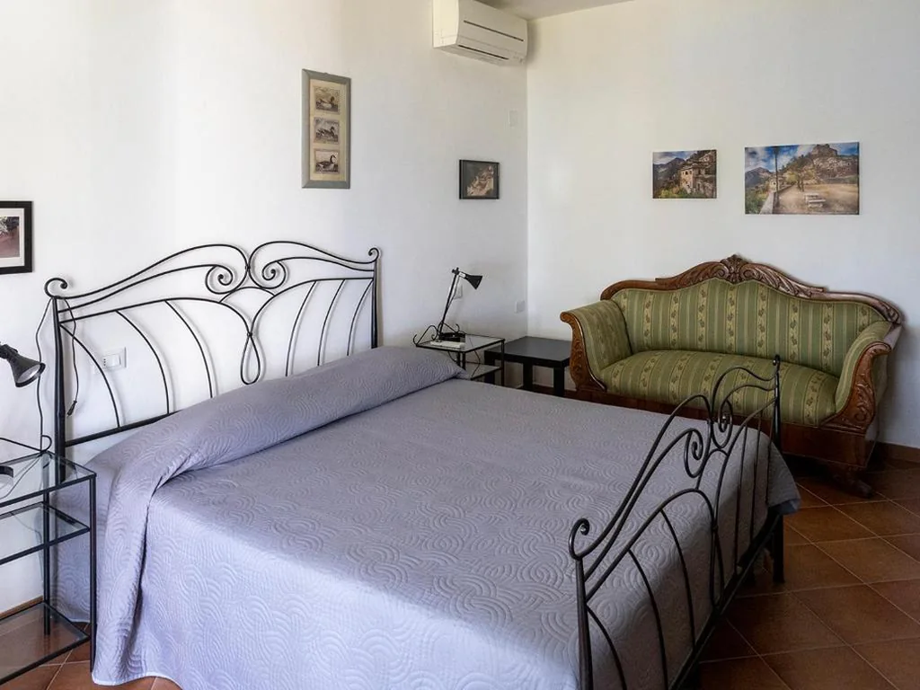 Camera Matrimoniale con Vista Mare — Tra Gli Ulivi