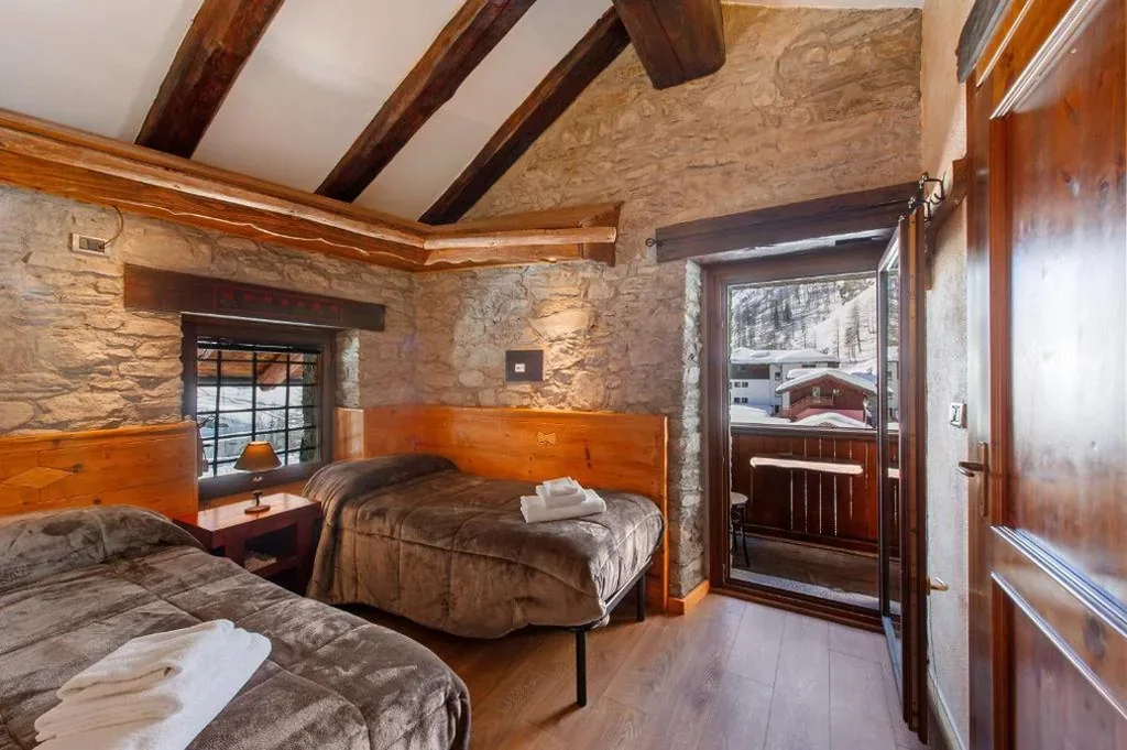 Double Room with Mountain View — Arthemisia – Rhêmes-Notre-Dame