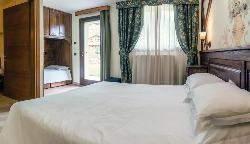 Double Room with Mountain View — Chalet du Lys Hotel & SPA