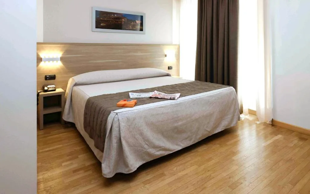 Camera Matrimoniale — Dama Hotel