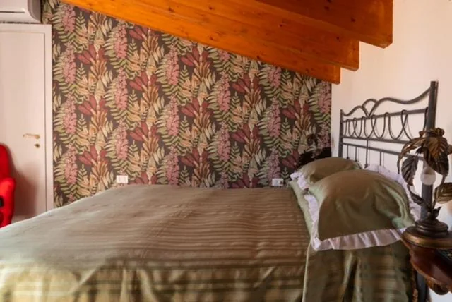 Deluxe Double Room (2 Adults + 1 Child) — La Chiesuola
