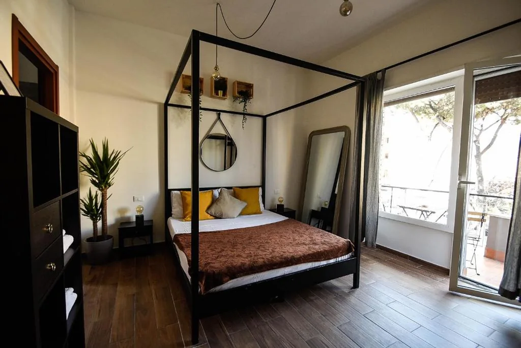 Camera Matrimoniale Deluxe (2 Adulti + 1 Bambino) — Luma Home