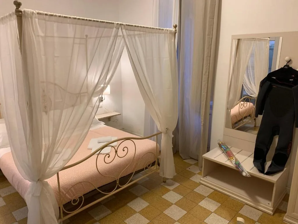 Camera Matrimoniale Deluxe — Affittacamere LevantoMare