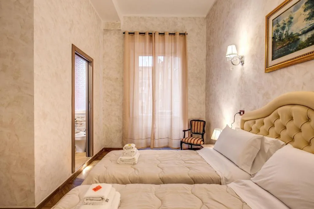 Deluxe Double Room — AMICI GUESTHOUSE
