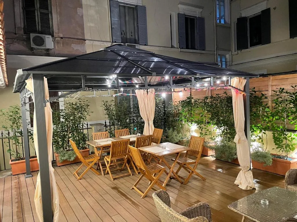 Deluxe Double Room — Art Atelier Risorgimento Guest House