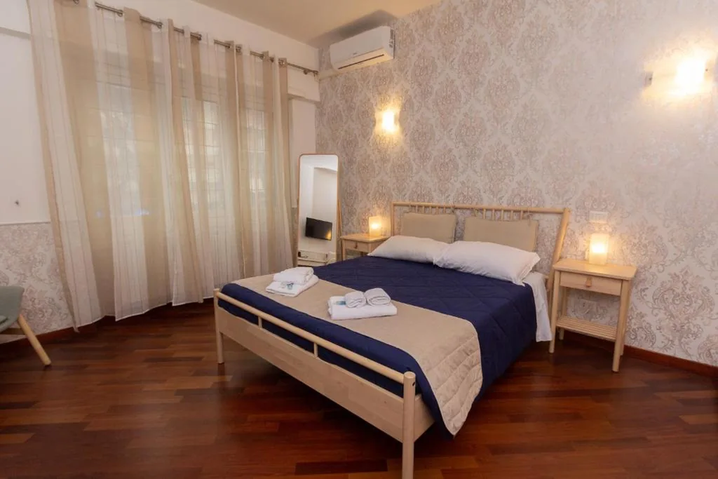 Camera Matrimoniale Deluxe — Aurelio Deluxe Rooms