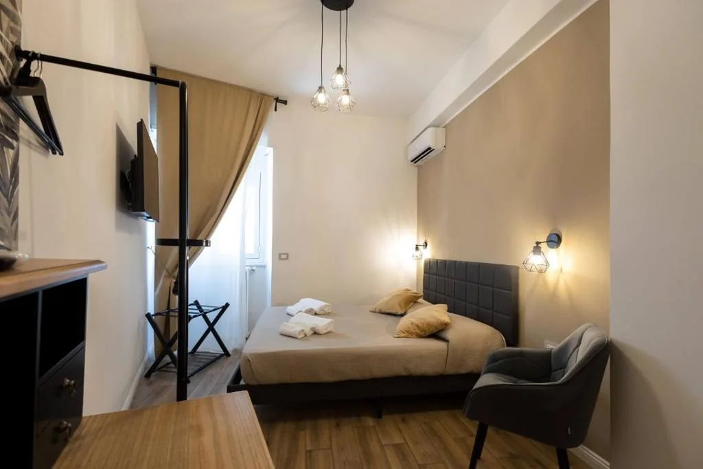 Double Deluxe Room — Be Max Guest House