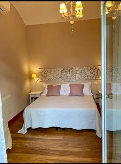 Camera Matrimoniale Deluxe — CERNAIA ROOM