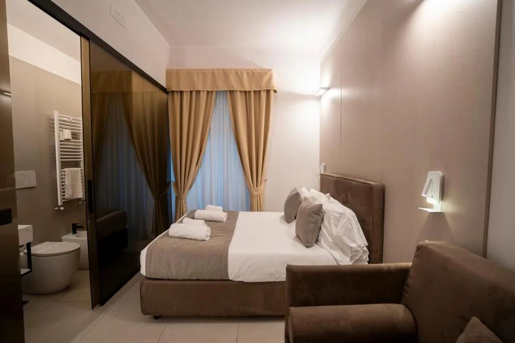 Camera Matrimoniale Deluxe — Cicerone’s Luxury Suites