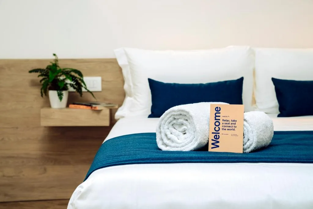 Deluxe Double Room with 1 Extra Bed — Air Rooms Rome Airport by HelloSky