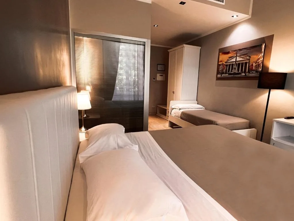 Deluxe Double Room with 1 Extra Bed — Fabio Massimo Guest House
