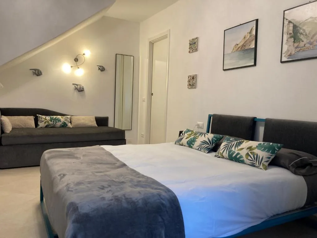 Camera Matrimoniale Deluxe con 1 Letto Supplementare — Pae veciu camera privata con bagno