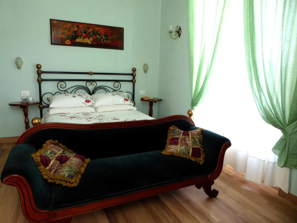 Camera Matrimoniale Deluxe con Bagno Privato (2 Adulti + 1 Bambino) — Da Nonna Vera