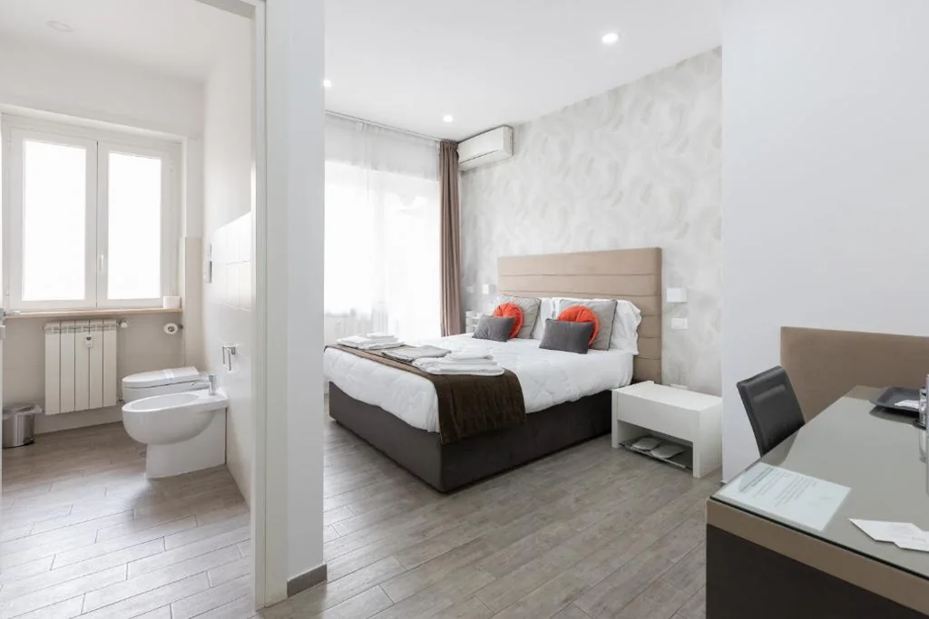 Camera Matrimoniale Deluxe con Balcone — 247 Luxury Rooms Trastevere
