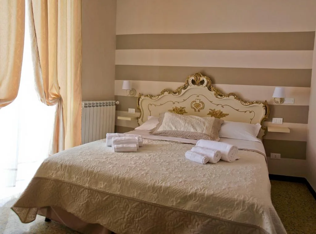 Deluxe Double Room with Balcony — Affittacamere “Angel 2”