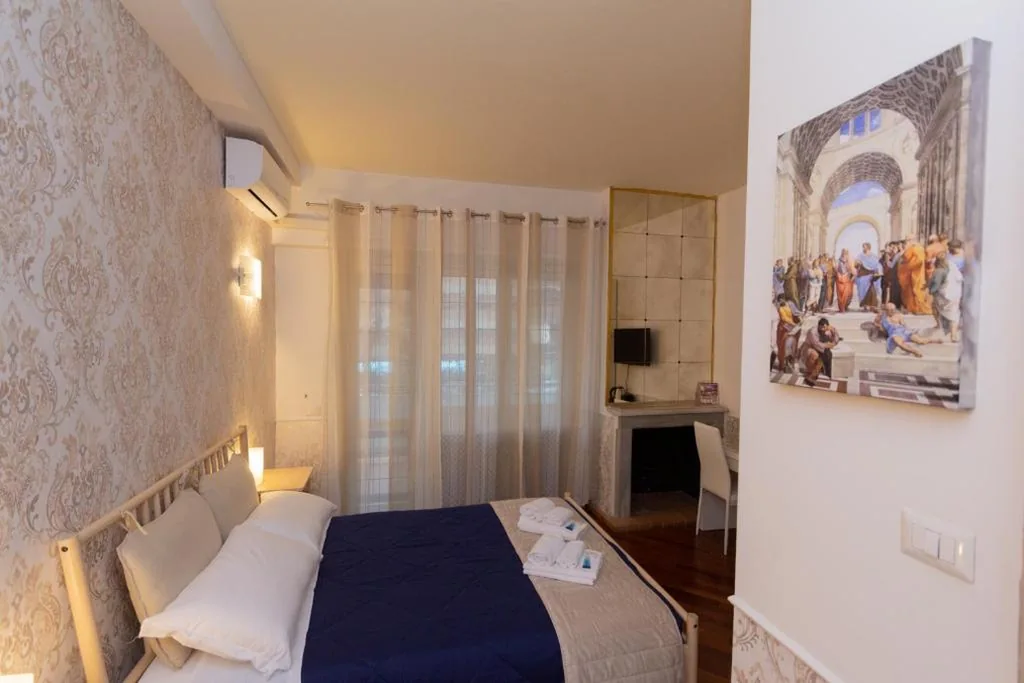 Camera Matrimoniale Deluxe con Balcone — Aurelio Deluxe Rooms
