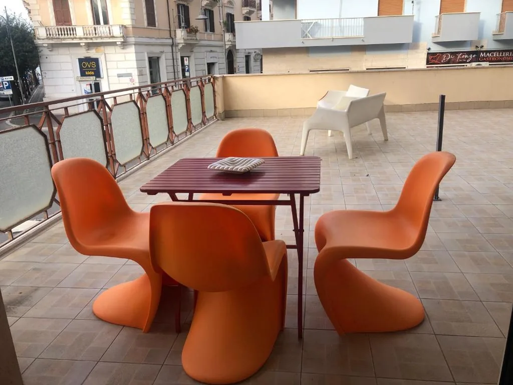 Camera Matrimoniale Deluxe con Balcone — Bed a Cavour