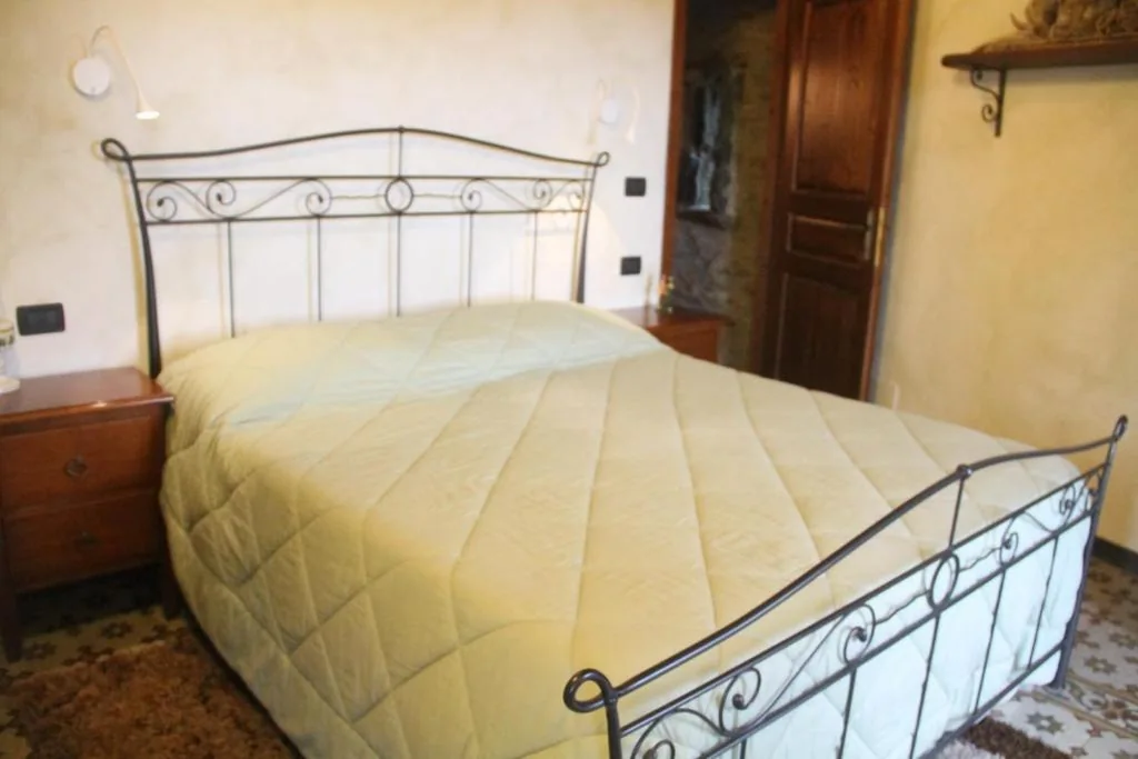 Camera Matrimoniale Deluxe con Balcone — Bed & Breakfast Triora Medievale