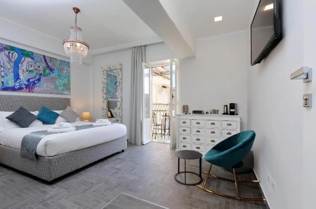 Deluxe Double Room with Balcony — Boutique Suites della Croce