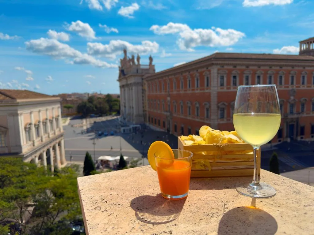 Deluxe Double Room with Balcony — Casa Cecilia