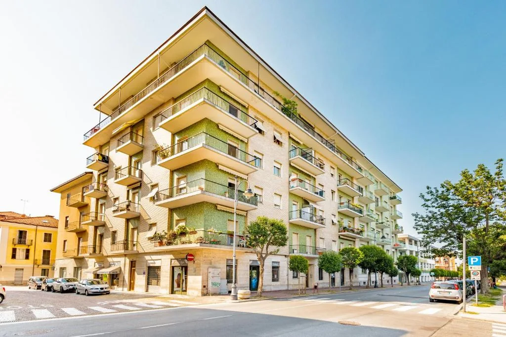 Deluxe Double Room with Balcony — Casa Lungogesso