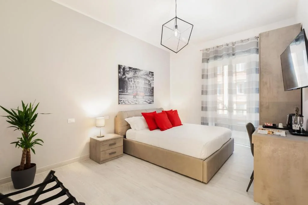 Camera Matrimoniale Deluxe con Balcone — Clodio Welcome – 5 camere arredate con bagno interno – zona comune – condizionatori –