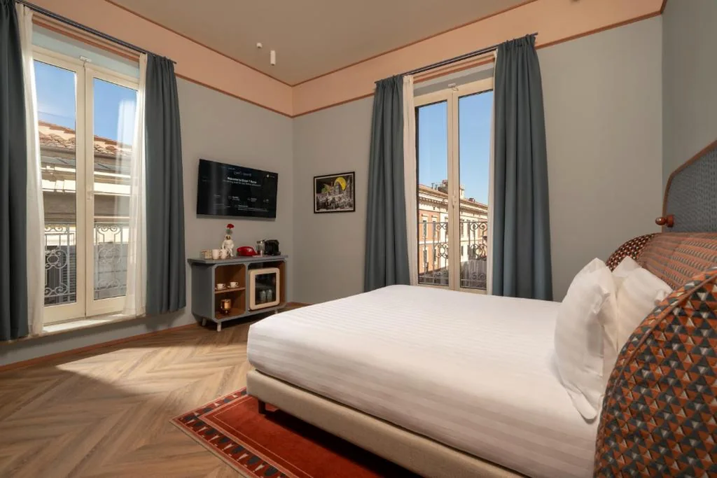 Camera Matrimoniale Deluxe con Balcone — Cloud 7 Roma Hotel