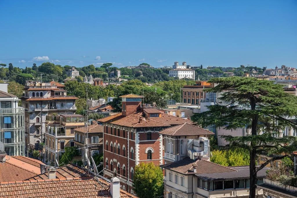 Deluxe Double Room with Balcony — Colonna Inn