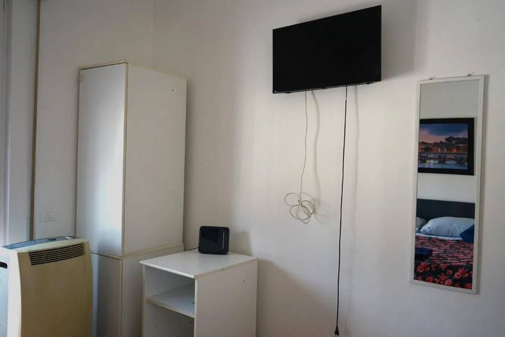 Deluxe Double Room with Balcony — Cozy Rooms Rome