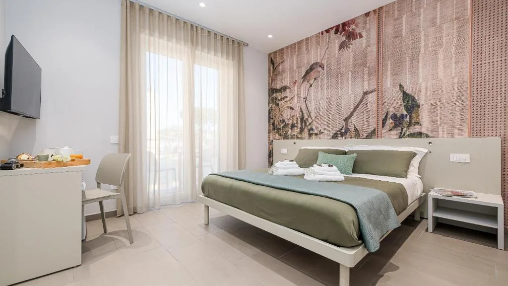 Camera Matrimoniale Deluxe con Balcone — Dolce Marea Bed&Spa