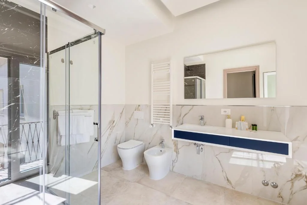 Deluxe Double Room with Balcony — Domus 28