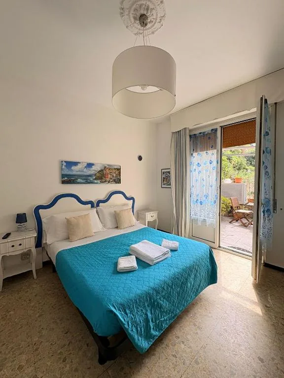 Deluxe Double Room with Balcony — Dreaming Rooms
