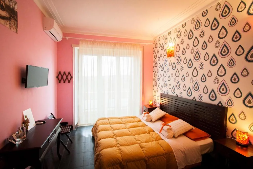 Deluxe Double Room with Balcony and External Private Bathroom — City Lights Rome