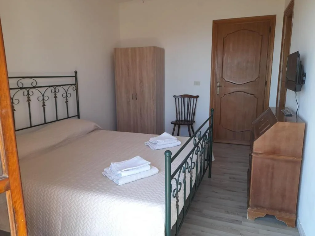 Deluxe Double Room with Balcony and Sea View — B&B ANXUR