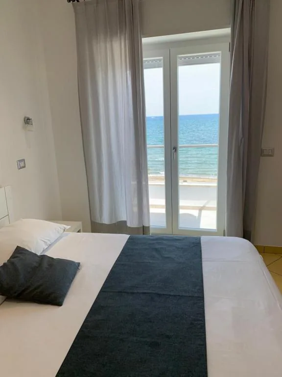 Camera Matrimoniale Deluxe con Balcone e Vista Mare — Hotel Corallo Circeo