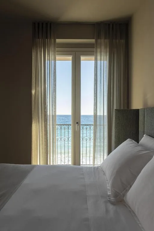 Camera Matrimoniale Deluxe con Balcone e Vista Mare — Hotel Windsor