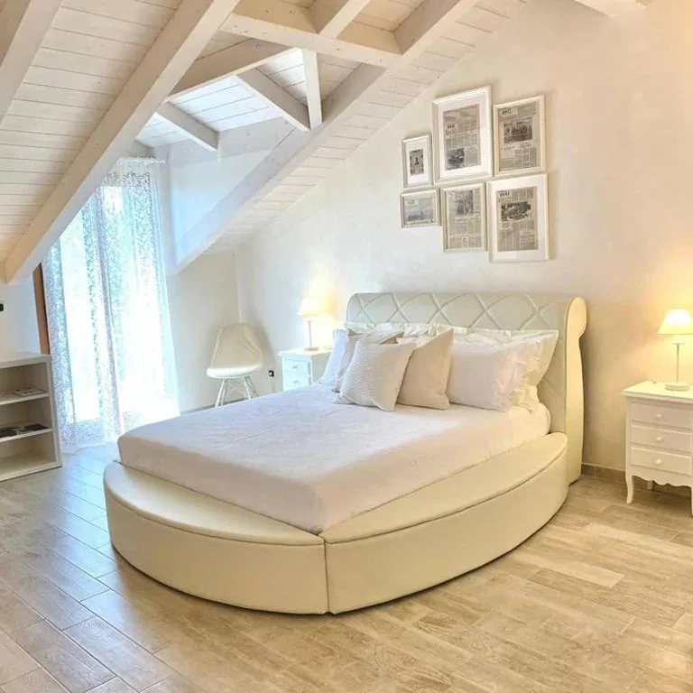 Camera Matrimoniale Deluxe con Balcone e Vista Mare — La Vista del Poggio