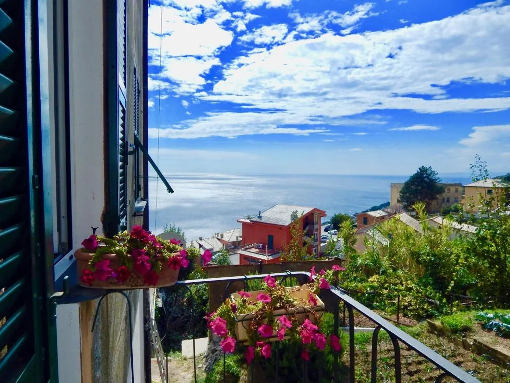 Camera Matrimoniale Deluxe con Balcone e Vista Mare — LE GIÜE